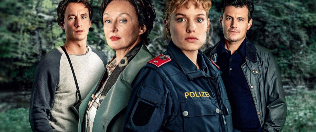 <div class='slide_cap'><div class='sw_hg'><h1>Vier</h1><br><h2>TV Film, 2022</h2></div><a class='no_visible' href='/projekte/2021_06_05_vier/#slide'></a></div>