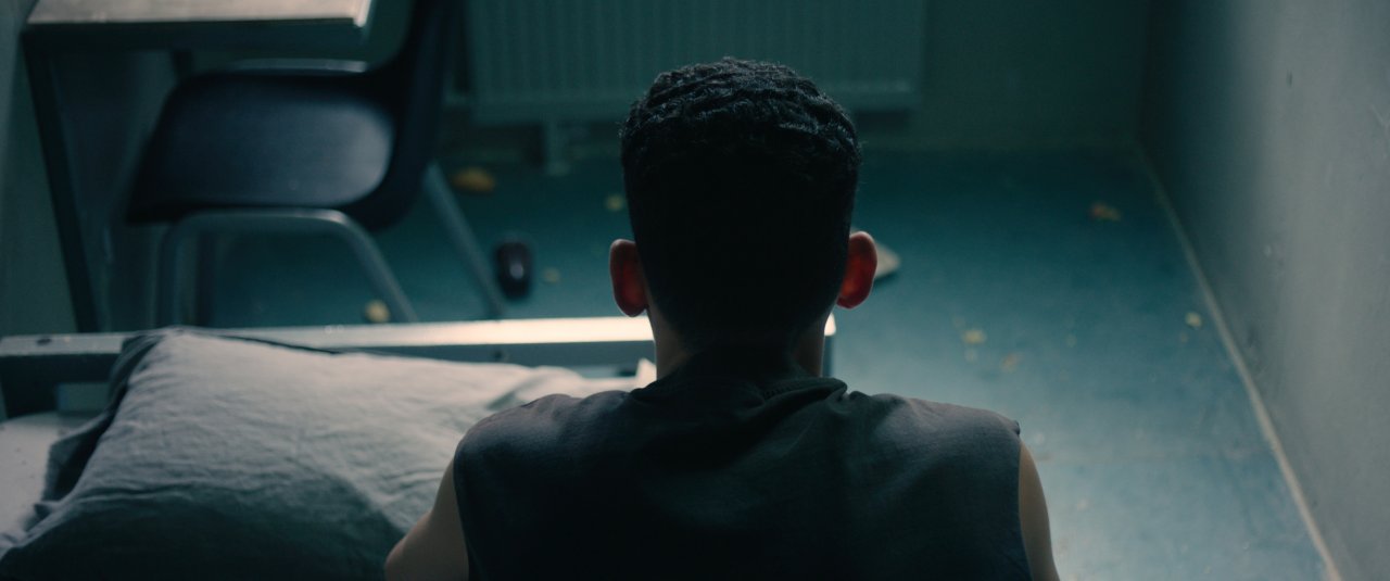 <div class='slide_cap'><div class='sw_hg'><h1>Asbest</h1><br><h2>TV Series / Season 2 / 2024–2025</h2></div><a class='no_visible' href='/en/projects/2025_01_06_asbest2/#slide'></a></div>