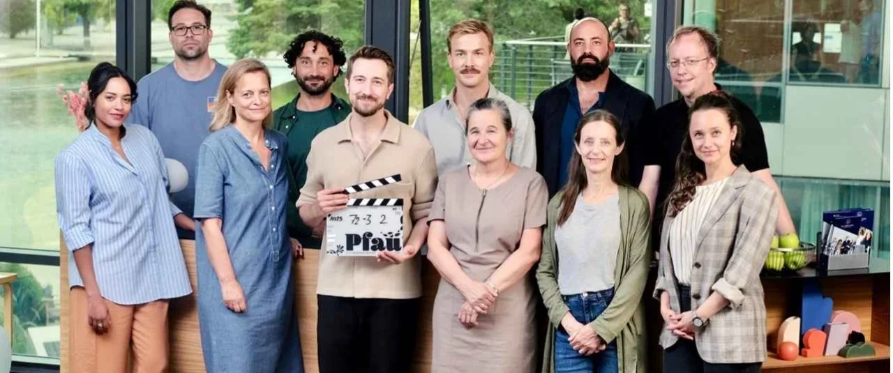 <div class='slide_cap'><div class='sw_hg'><h1>Pfau</h1><br><h2>Feature Film, 2024</h2></div><a class='no_visible' href='/en/projects/2024_02_20_pfau/#slide'></a></div>