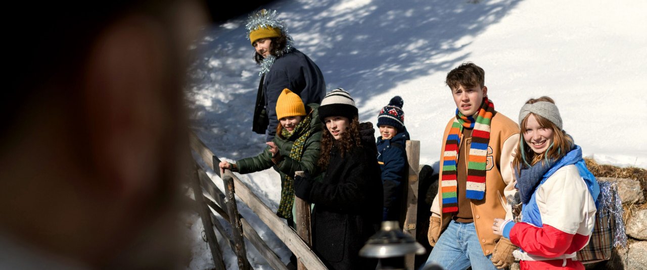 <div class='slide_cap'><div class='sw_hg'><h1>Abenteuer Weihnachten – Familie kann nie groß genug sein</h1><br><h2>Fernsehfilm, 2023</h2></div><a class='no_visible' href='/projekte/2024_01_12_abenteuerweihnachten/#slide'></a></div>