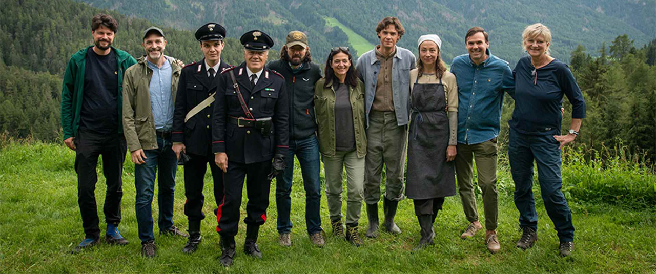 <div class='slide_cap'><div class='sw_hg'><h1>Zweitland</h1><br><h2>FEATURE FILM, 2024</h2></div><a class='no_visible' href='/en/projects/2024_09_05_zweitland/#slide'></a></div>